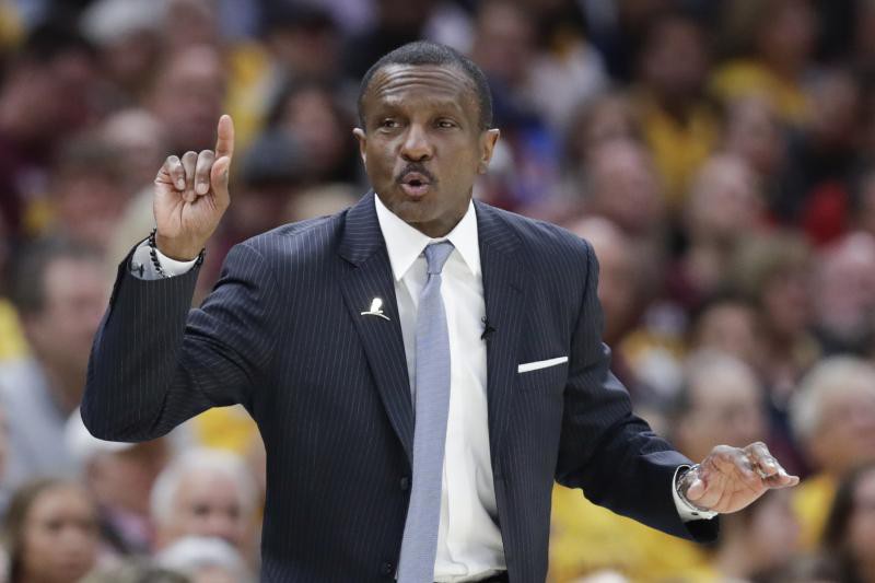 Detroit Pistons ngắm Dwane Casey cho chức HLV trưởng - Ảnh 1.