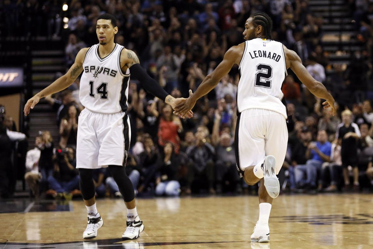 Kawhi Leonard muốn ở lại San Antonio Spurs? - Ảnh 2.