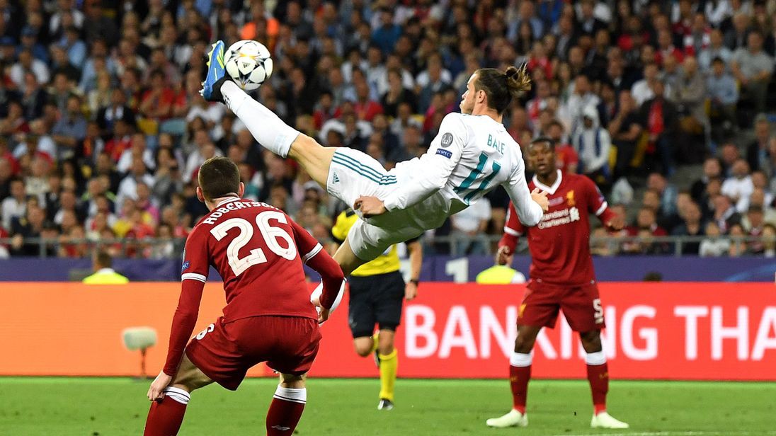 Top 10 bàn đẹp nhất Champions League 2017/18: Ronaldo lại đá bay Bale - Ảnh 2.