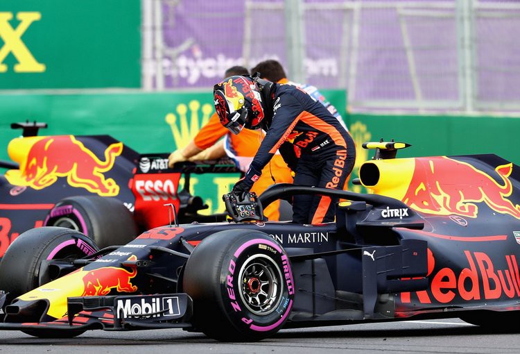 Trẻ trâu Max Verstappen quậy khiến cả lãnh đội Red Bull phát ớn - Ảnh 1.