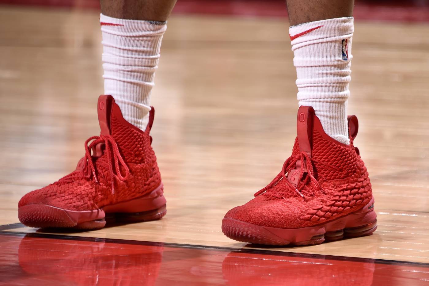 Chi tiết và đầy đủ các mẫu giày khủng của Thánh giày P.J. Tucker đã mang tại NBA Playoffs 2018 - Ảnh 21.