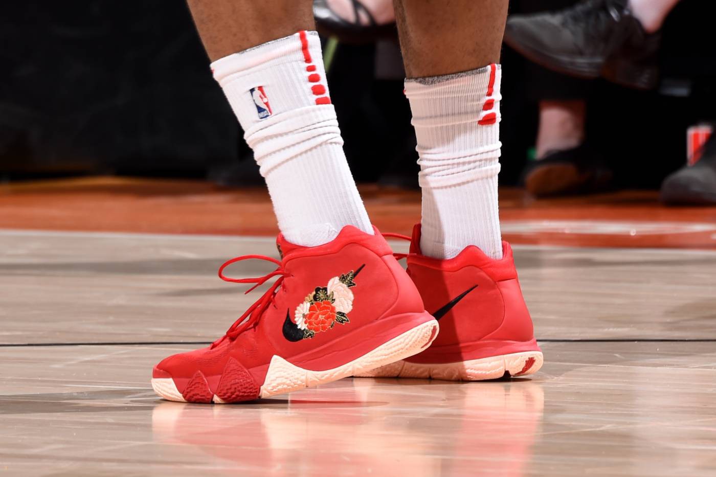Chi tiết và đầy đủ các mẫu giày khủng của Thánh giày P.J. Tucker đã mang tại NBA Playoffs 2018 - Ảnh 16.