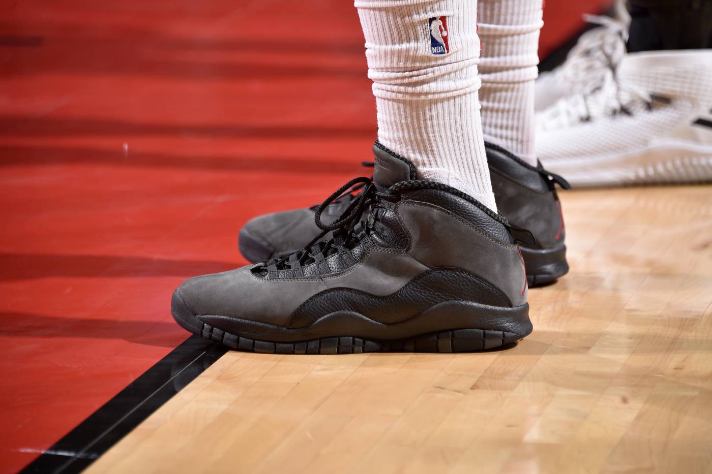 Chi tiết và đầy đủ các mẫu giày khủng của Thánh giày P.J. Tucker tại NBA Playoffs 2018 (kỳ 1) - Ảnh 11.