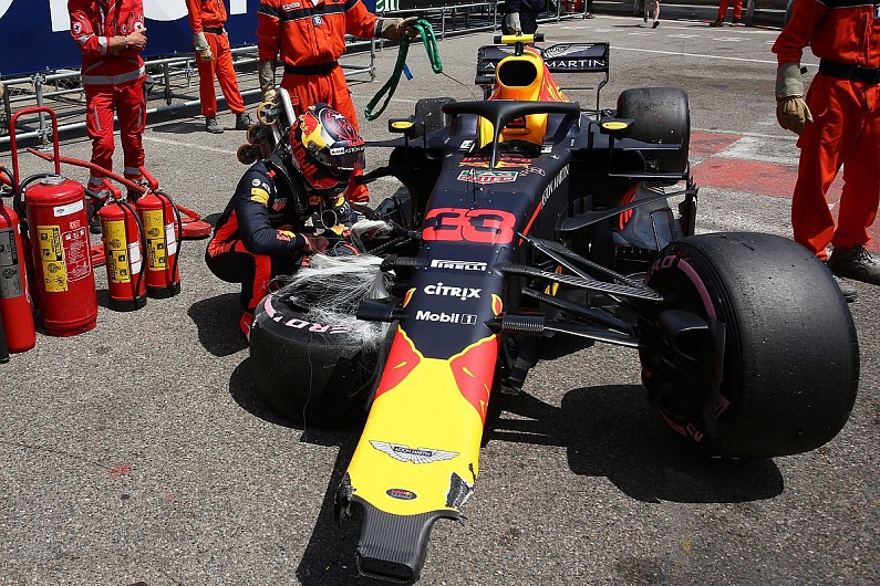 Trẻ trâu Max Verstappen quậy khiến cả lãnh đội Red Bull phát ớn - Ảnh 2.