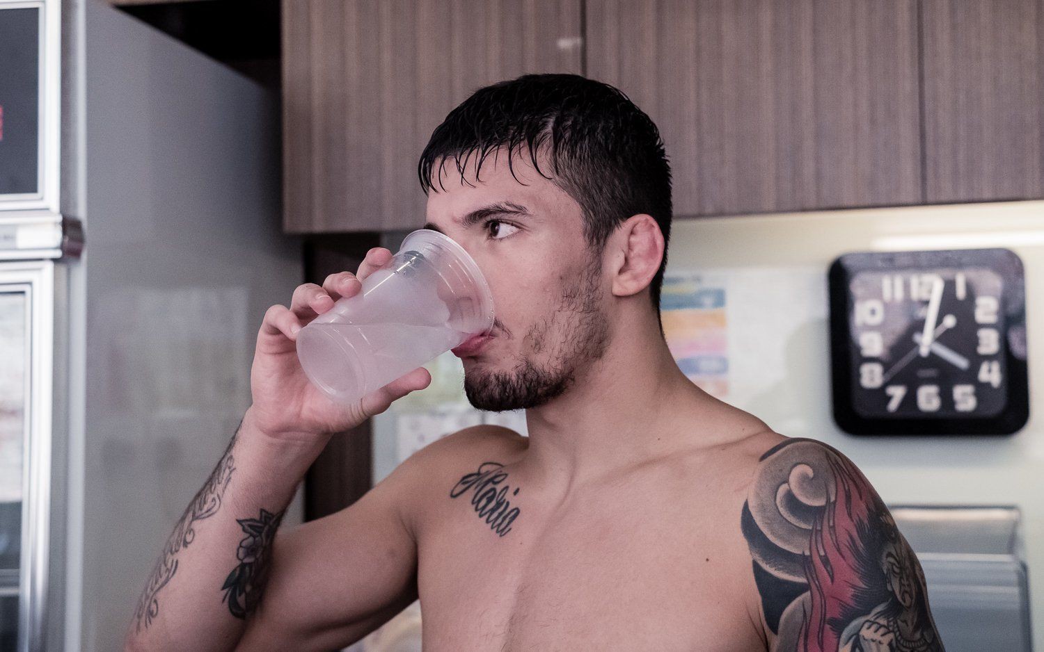 Tầm quan trọng của việc bổ sung đủ nước khi tập luyện MMA - Ảnh 1.