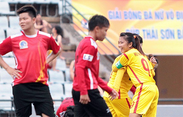 Vòng 4 Giải bóng đá nữ VĐQG 2018: ĐKVĐ TPHCM I thắng đậm Sơn La - Ảnh 1.