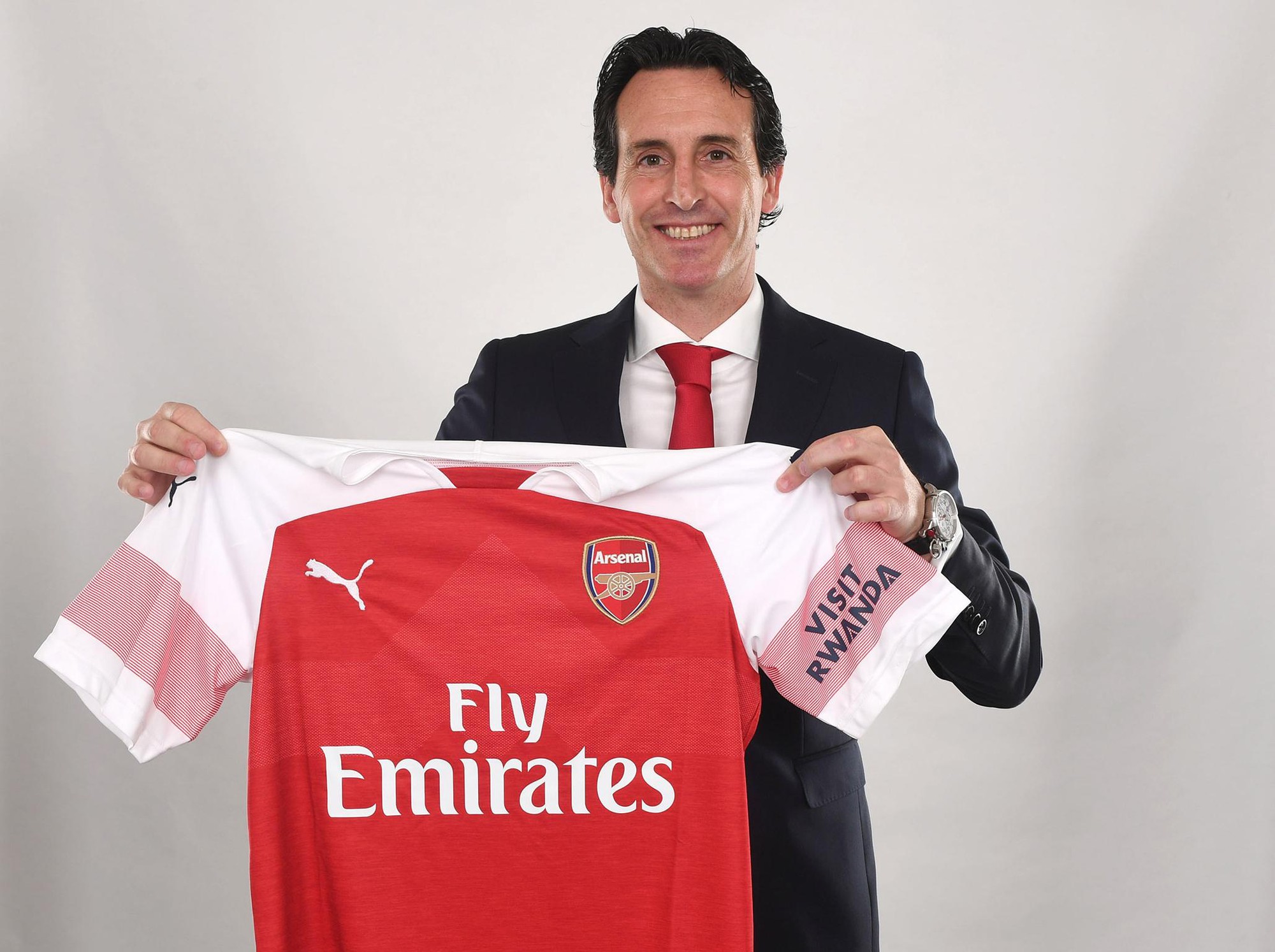 Arsenal gắn kèm điều khoản với Emery nhằm tranh sai lầm như Man Utd - Ảnh 1.