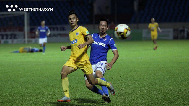 Vũ Minh Tuấn nén đau ghi bàn đầu tiên ở V.League 2018 - Ảnh 1.