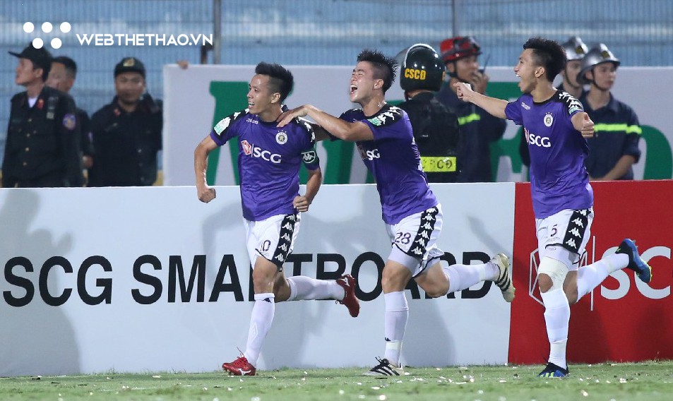 Đội hình tiêu biểu lượt đi V.League 2018: Văn Lâm, Xuân Trường, Duy Mạnh góp mặt - Ảnh 9.
