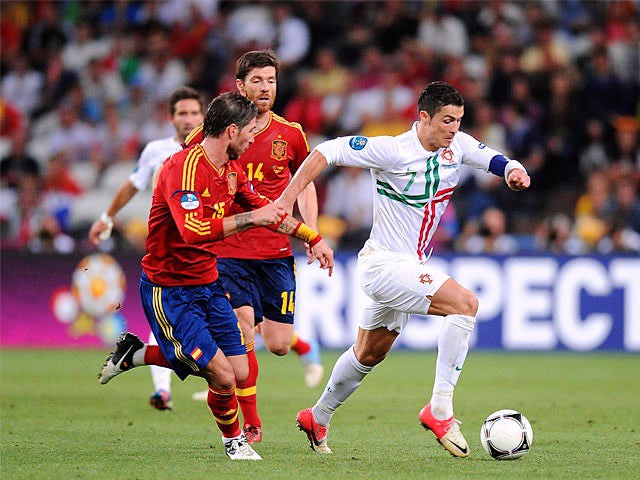 Ramos sợ Ronaldo hay… VAR ở trận mở màn Tây Ban Nha - Bồ Đào Nha? - Ảnh 2.
