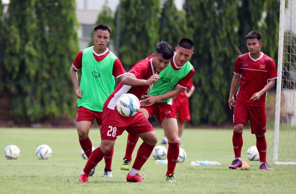 HLV Hoàng Anh Tuấn: U19 Việt Nam lẽ ra phải vô địch từ năm ngoái - Ảnh 1.