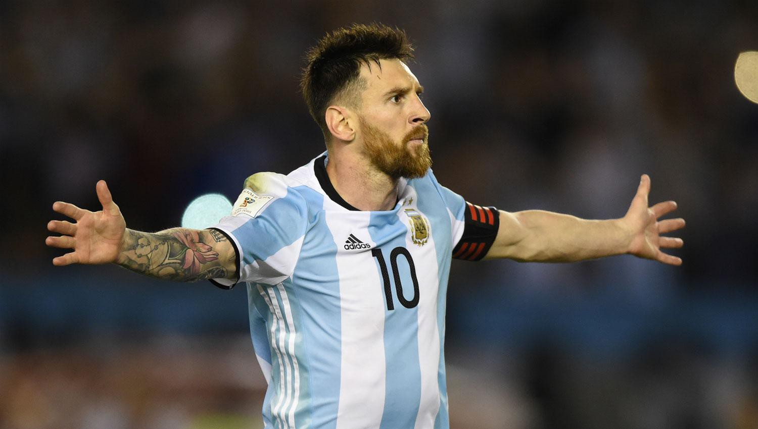 Messi tăng tốc cùng Argentina để bắt kịp kỷ lục của Batistuta - Ảnh 1.