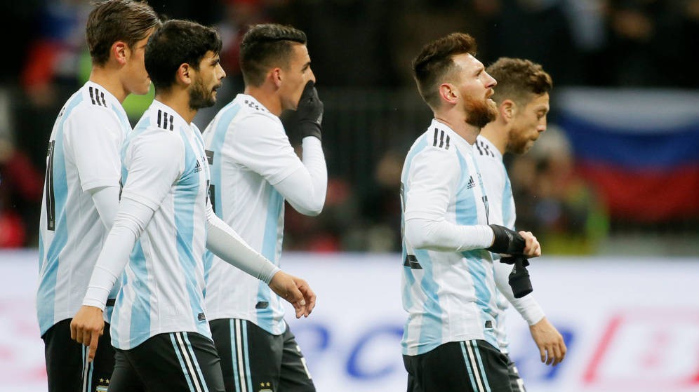 Messi tăng tốc cùng Argentina để bắt kịp kỷ lục của Batistuta - Ảnh 3.