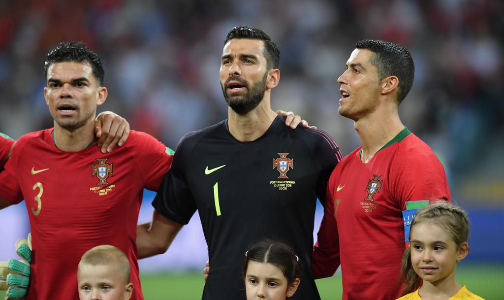 Thăng hoa ở World Cup, bao giờ Ronaldo cán mốc 100 bàn cho Bồ Đào Nha? - Ảnh 2.