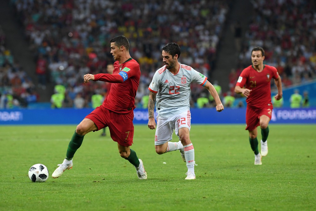 Đóng góp hơn cả một tiền đạo, Ronaldo giúp Bồ Đào Nha thắng to Morocco? - Ảnh 2.