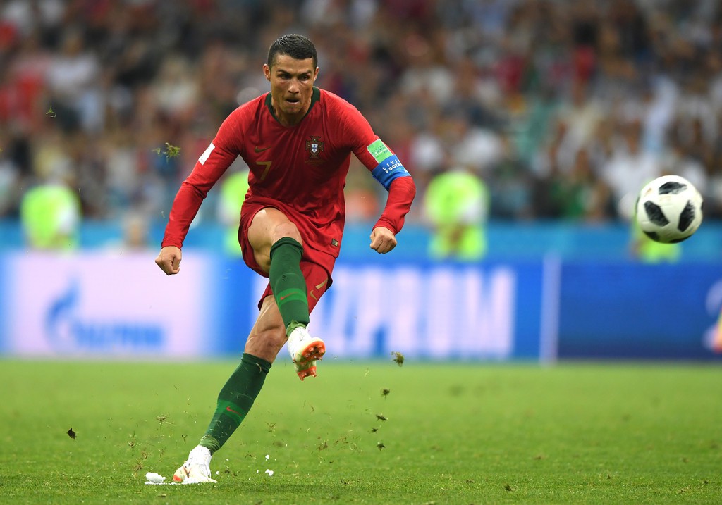 Đóng góp hơn cả một tiền đạo, Ronaldo giúp Bồ Đào Nha thắng to Morocco? - Ảnh 1.
