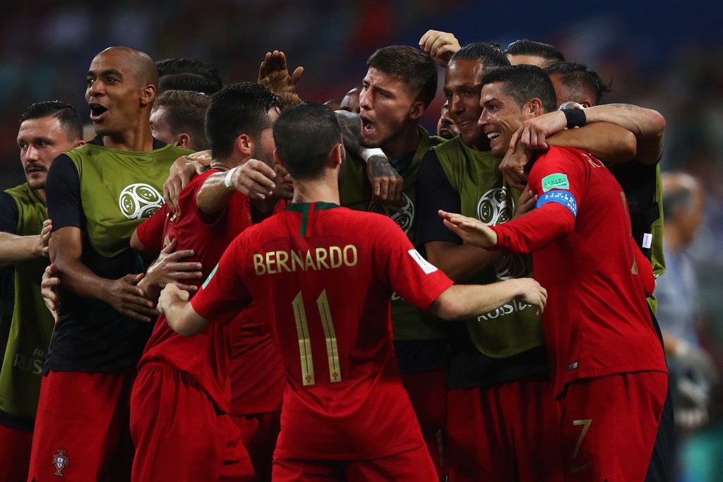 Thăng hoa ở World Cup, bao giờ Ronaldo cán mốc 100 bàn cho Bồ Đào Nha? - Ảnh 1.