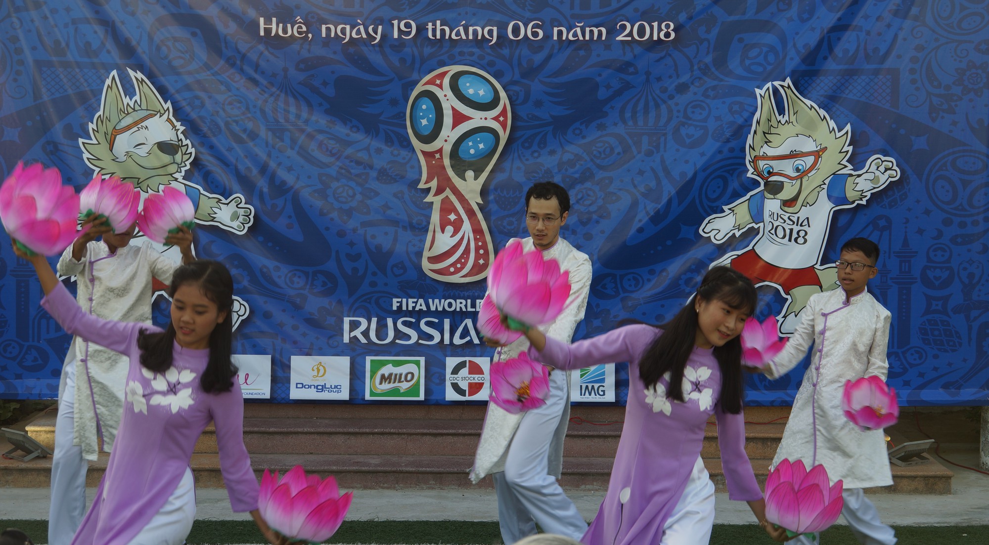 Đoàn Việt Nam hứa tạo hình ảnh đẹp ở World Cup 2018 - Ảnh 1.