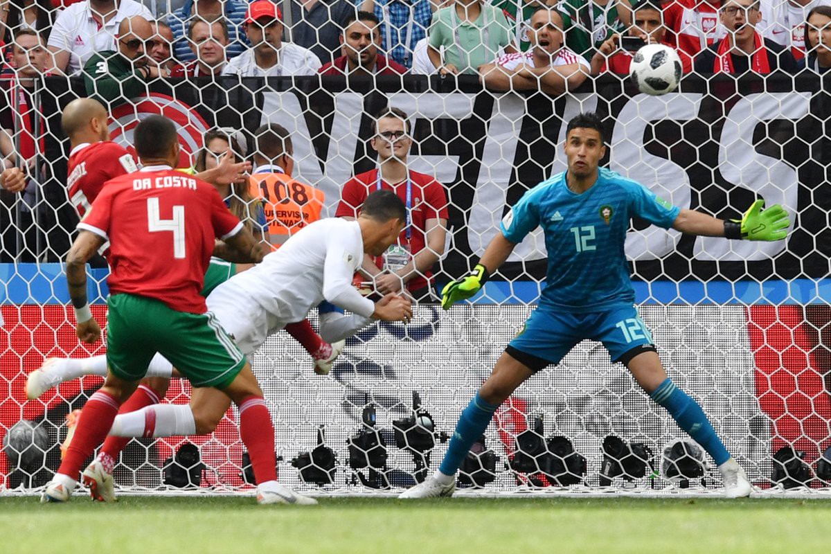 Ronaldo lập kỳ tích giúp ĐT Bồ Đào Nha thắng sít sao Morocco - Ảnh 3.