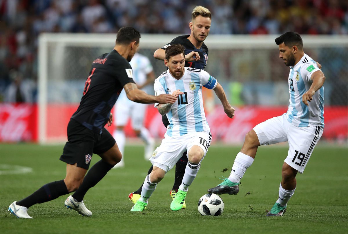 Messi bất lực, Argentina thảm bại trước Croatia và nguy cơ bị loại sớm - Ảnh 3.