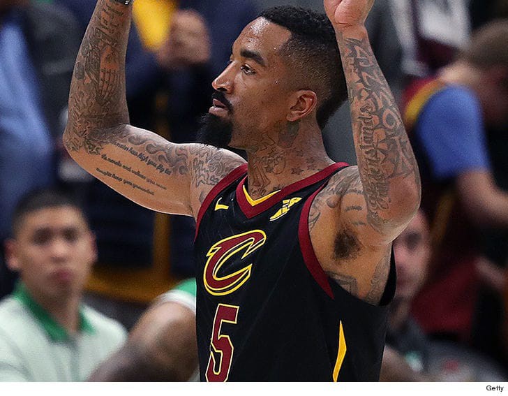 Chiếc áo game 1 chung kết của JR Smith đang đội giá ở mức không tưởng - Ảnh 2.