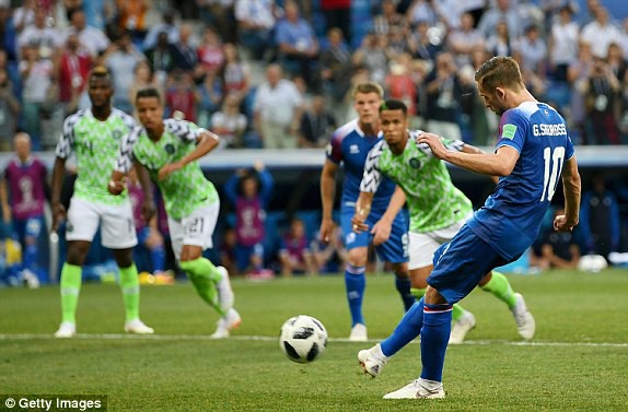Musa tỏa sáng với cú đúp giúp Nigeria bất ngờ hạ gục Iceland  - Ảnh 6.