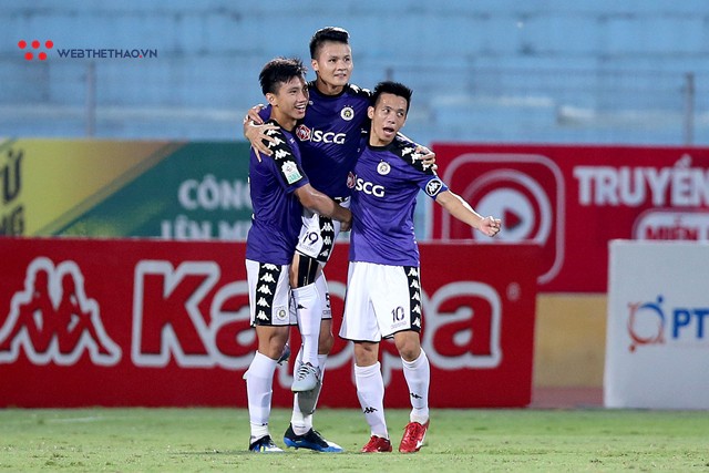 Sân Hàng Đẫy vắng vẻ vì World Cup trong ngày Hà Nội FC đè bẹp SHB.Đà Nẵng - Ảnh 2.