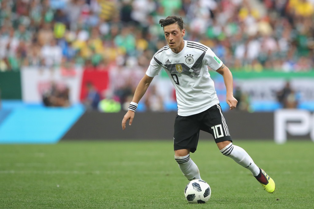 Độc giả Đức không còn tin Mesut Ozil, đòi tống lên ghế dự bị trận gặp Thụy Điển - Ảnh 6.