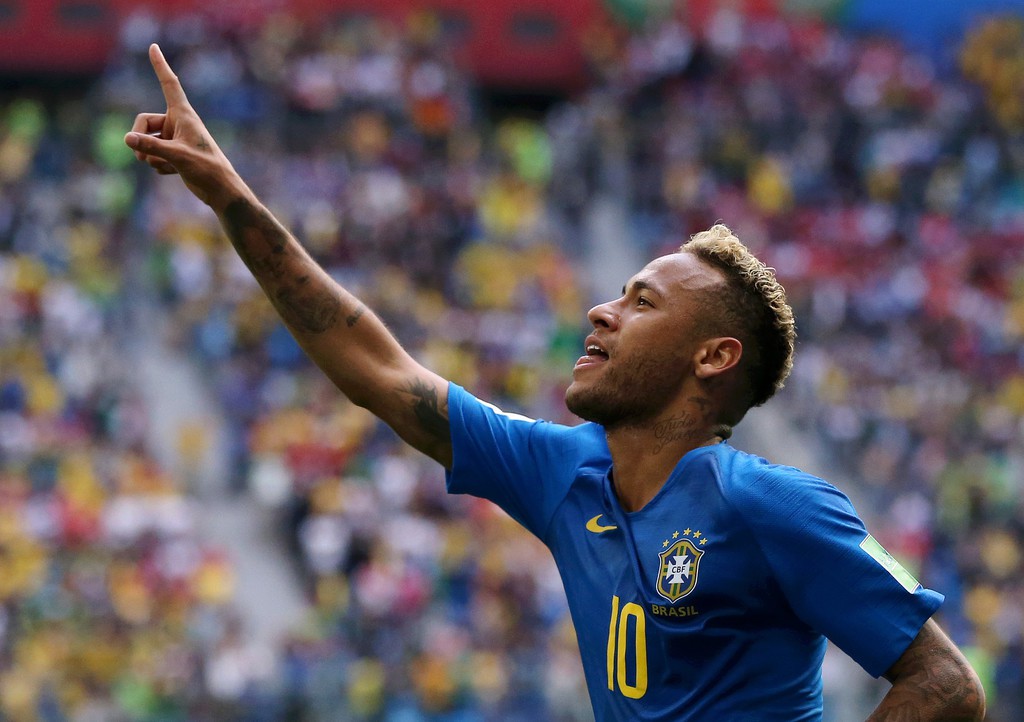 Brazil xoa dịu tâm lý Neymar để tránh nguy cơ bị treo giò nếu vào vòng 1/8 - Ảnh 6.