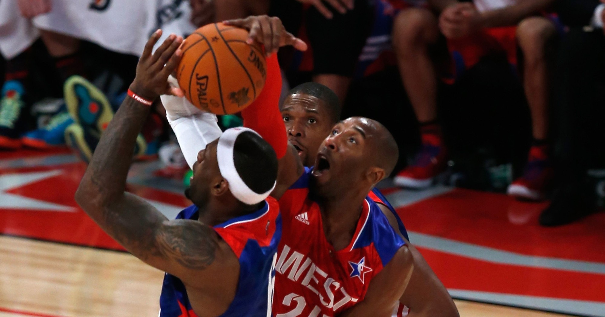 Michael Jordan nêu lý do vì sao Kobe Bryant giỏi hơn LeBron James - Ảnh 1.