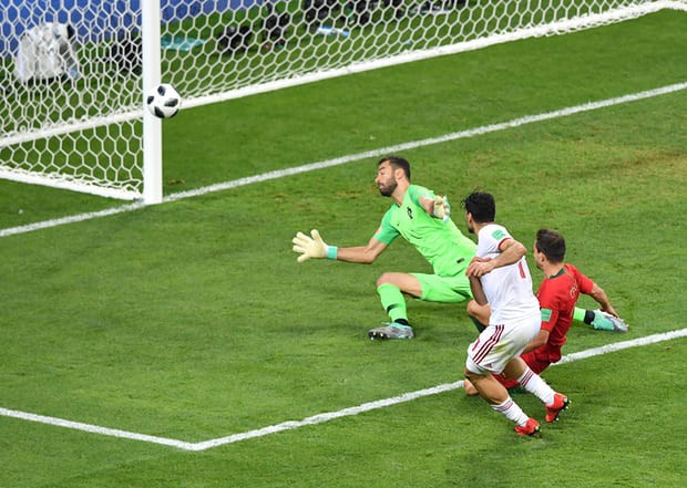 Ronaldo đá hỏng phạt đền, Bồ Đào Nha suýt bị loại trước Iran - Ảnh 6.