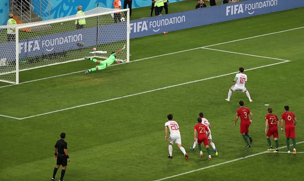 Ronaldo đá hỏng phạt đền, Bồ Đào Nha suýt bị loại trước Iran - Ảnh 5.