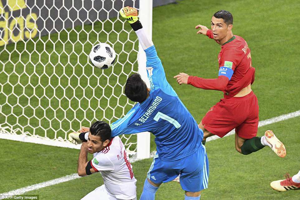 Ronaldo đá hỏng phạt đền, Bồ Đào Nha suýt bị loại trước Iran - Ảnh 7.