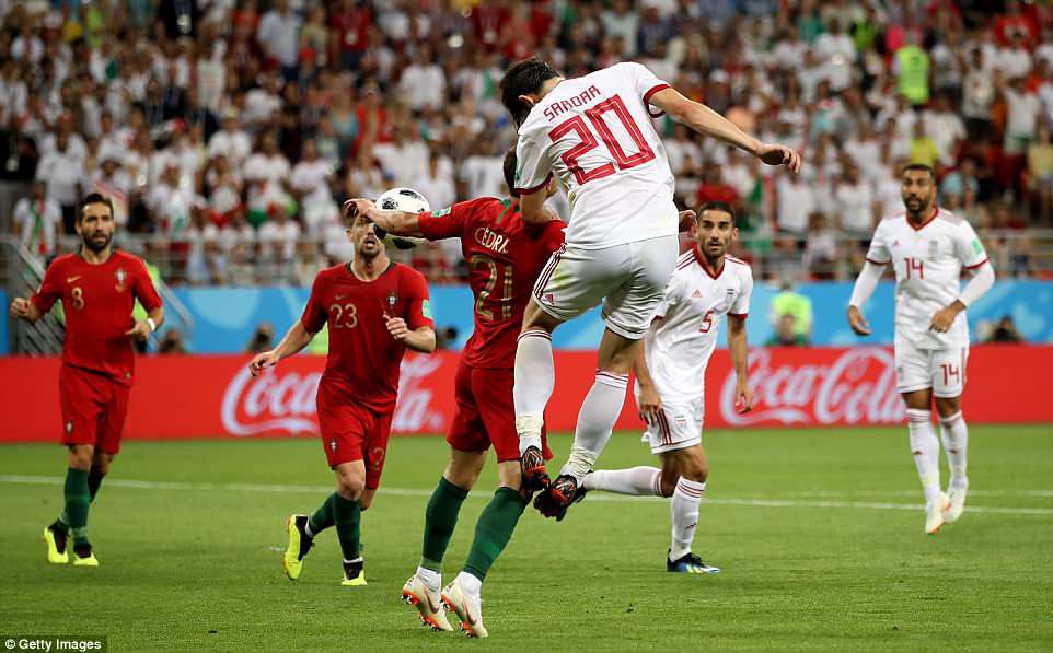 Alan Shearer: VAR và trọng tài suýt gây thảm họa World Cup nếu Iran loại Bồ Đào Nha - Ảnh 3.