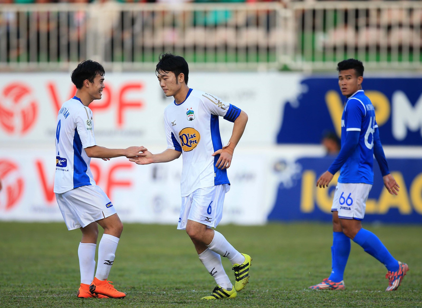 Trực tiếp V.League 2018 Vòng 16: Hoàng Anh Gia Lai - Than Quảng Ninh  - Ảnh 1.