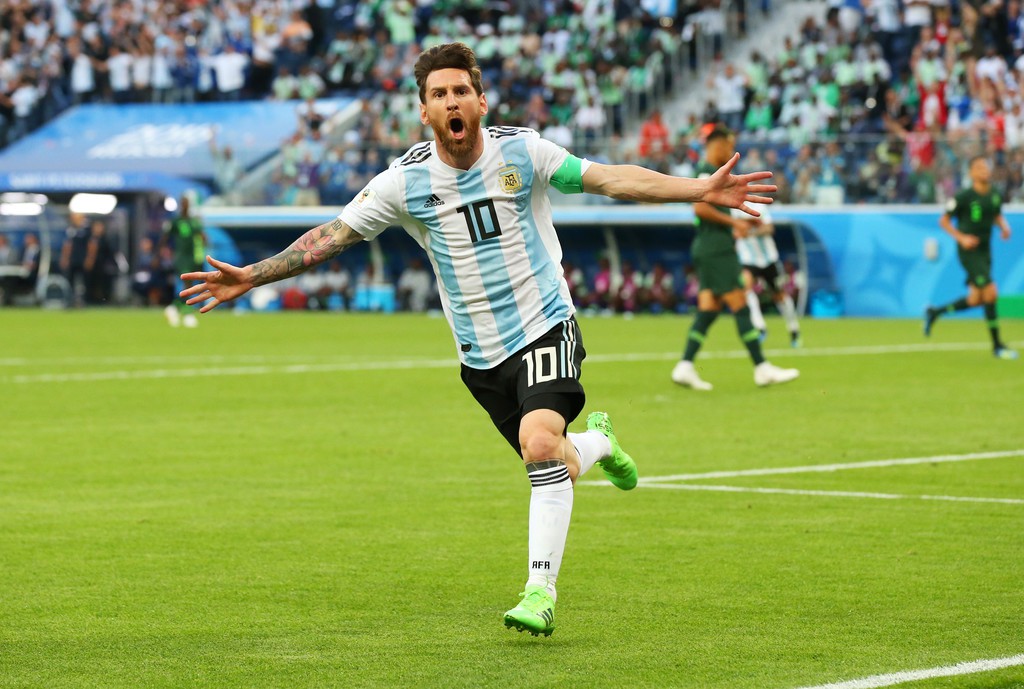 Ghi bàn trước Nigeria, Messi thêm hả hê với thống kê vượt Ronaldo - Ảnh 1.