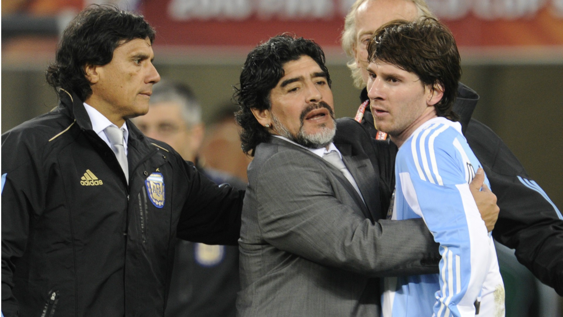Bật mí câu chuyện Maradona dạy Messi thành chuyên gia sút phạt trước tuyển Pháp - Ảnh 2.