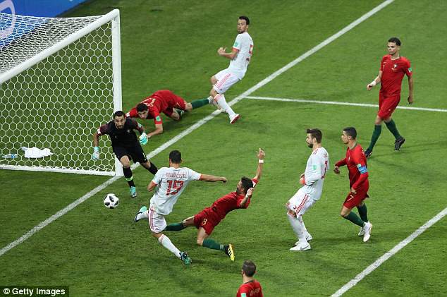 Diego Costa giảm cân tăng ghi bàn sẽ giúp Tây Ban Nha đánh bại Nga? - Ảnh 6.