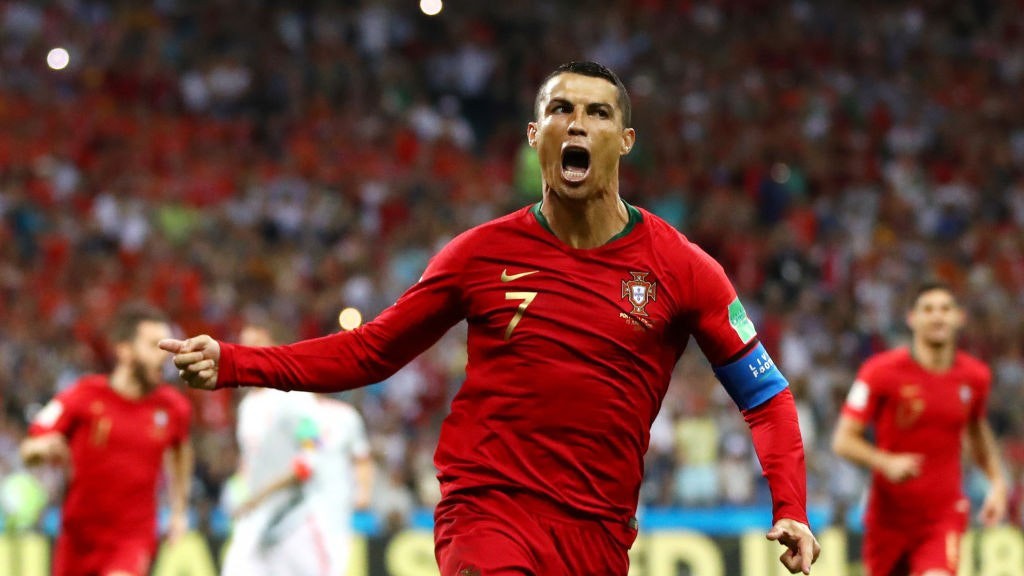 Ronaldo phá 2 kỷ lục lịch sử ở trận đấu với Uruguay? - Ảnh 1.