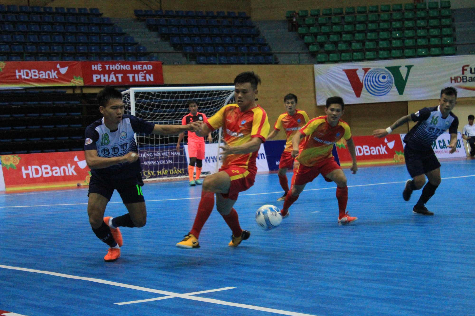 Vượt mặt Thái Sơn Nam, Hải Phương Nam vô địch lượt đi Futsal VĐQG 2018 - Ảnh 1.