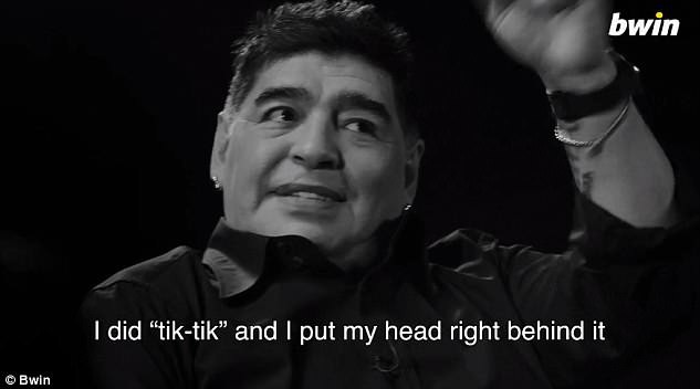 Maradona: Nếu có VAR tôi đã bị... bắt vì vụ “Bàn tay của Chúa”! - Ảnh 3.