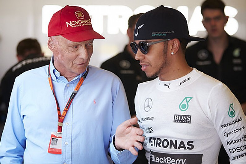 Học Hamilton, Ricciardo cũng tống tiền đội Red Bull vụ hợp đồng - Ảnh 3.