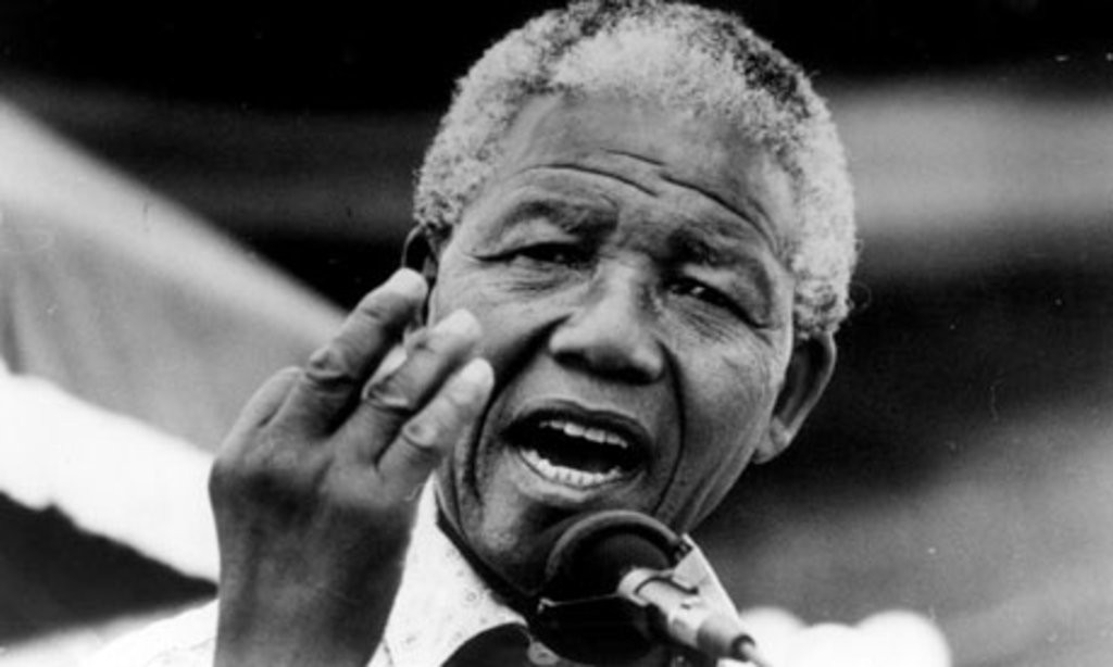 NBA tưởng niệm lãnh tụ Nelson Mandela bằng trận đấu đặc biệt - Ảnh 1.