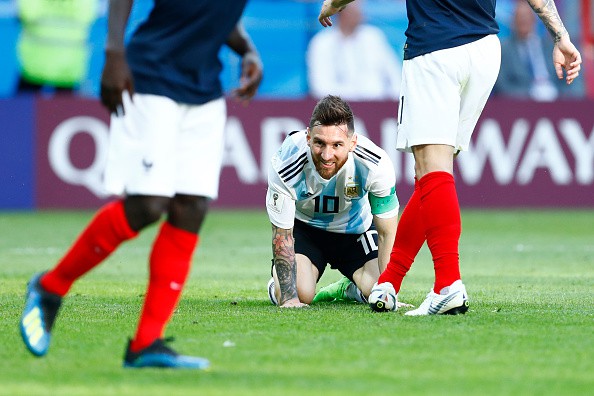 Chùm ảnh: 50 sắc thái của Messi trong ngày Argentina bị loại khỏi World Cup - Ảnh 11.