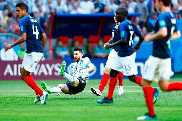 Chùm ảnh: 50 sắc thái của Messi trong ngày Argentina bị loại khỏi World Cup - Ảnh 6.