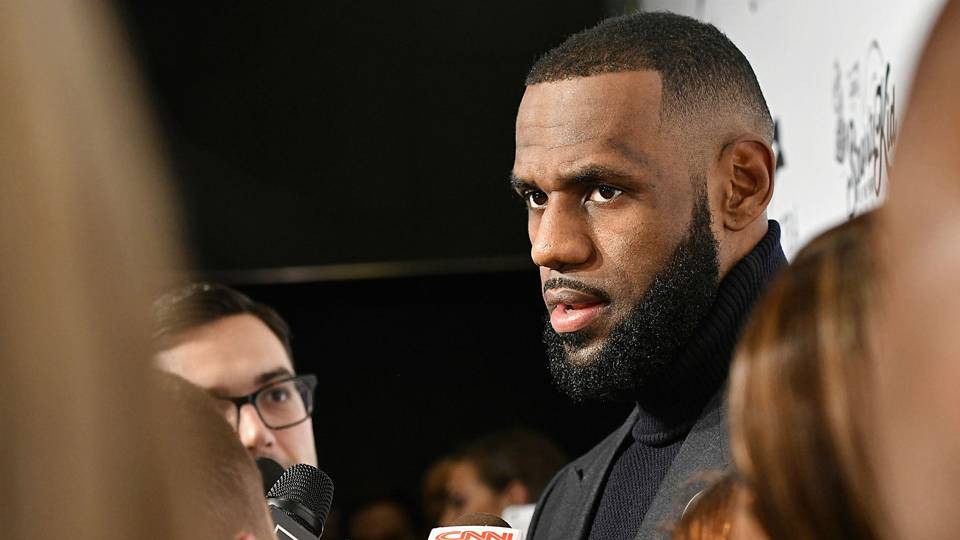 LeBron James chui vào hang và không có ý gặp ban lãnh đạo Cavaliers - Ảnh 3.