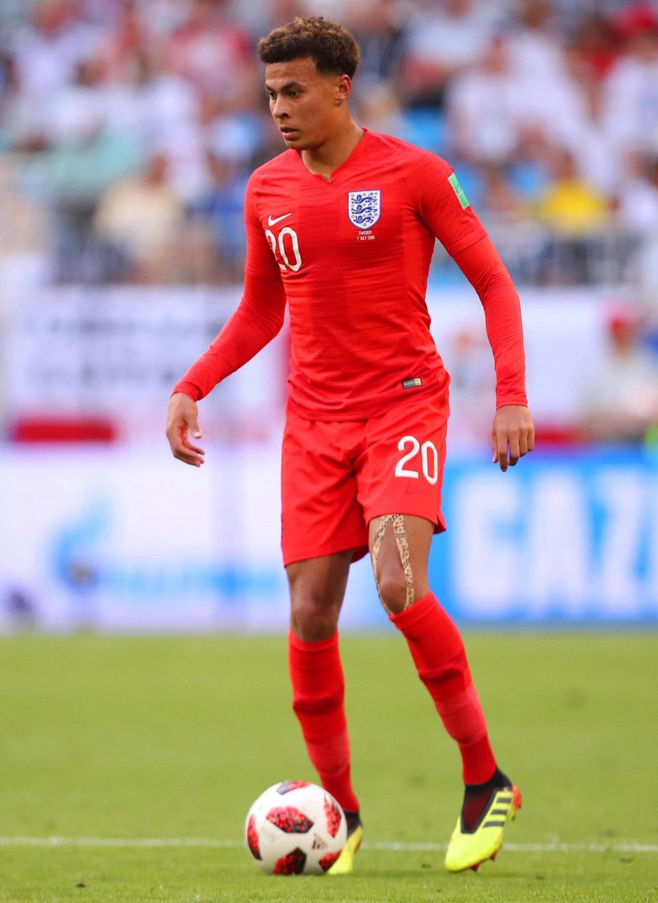 Dele Alli làm trò mê tín cầu may, tuyển Anh gặp vận đỏ trọng tài ở bán kết World Cup - Ảnh 3.