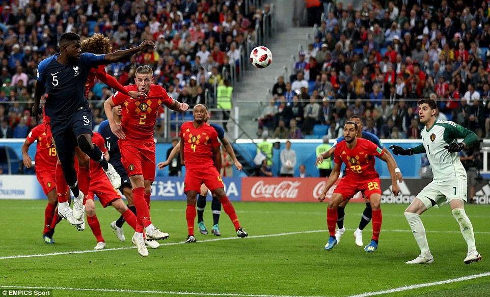 Trung vệ sắm vai người hùng giúp tuyển Pháp đánh bại Bỉ giành vé vào chung kết World Cup - Ảnh 4.