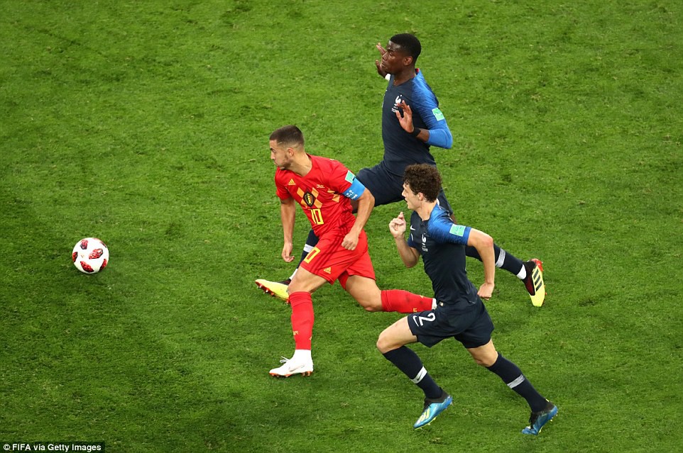Trung vệ sắm vai người hùng giúp tuyển Pháp đánh bại Bỉ giành vé vào chung kết World Cup - Ảnh 6.