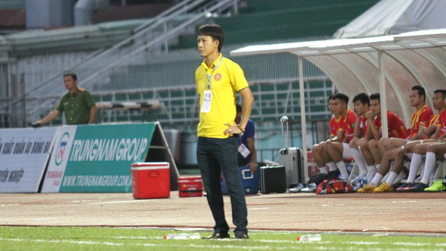 HLV Thanh Công của Sài Gòn FC bật mí quân bài tẩy đánh bại Khánh Hòa - Ảnh 1.